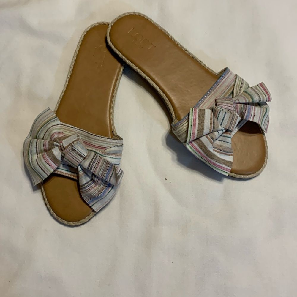 Loft Size 9 slide sandals with large bow detail NWT